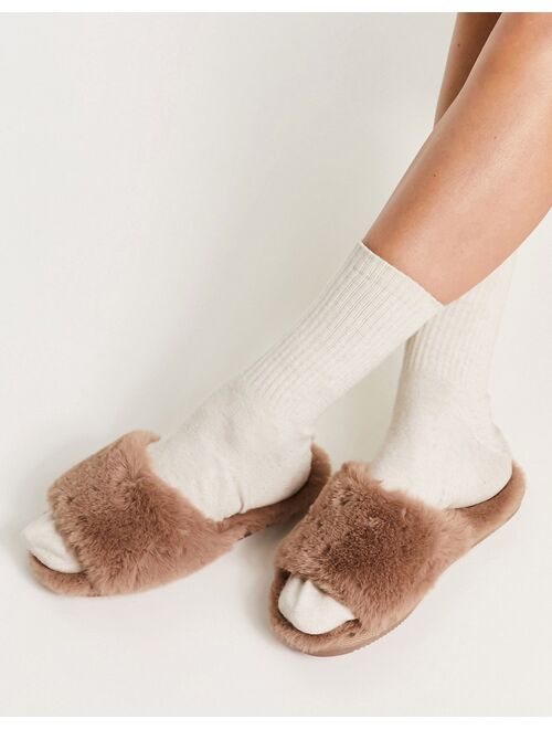 Loungeable super fluffy bar slipper in brown taupe