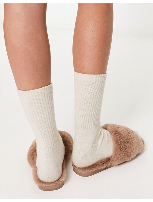 Loungeable super fluffy bar slipper in brown taupe
