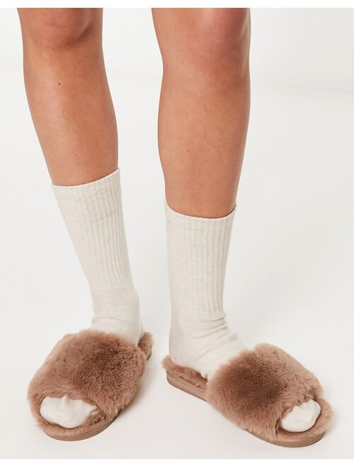 Loungeable super fluffy bar slipper in brown taupe