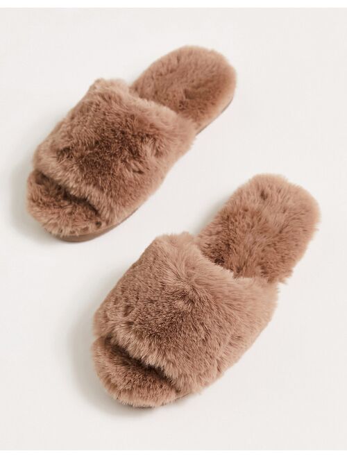 Loungeable super fluffy bar slipper in brown taupe