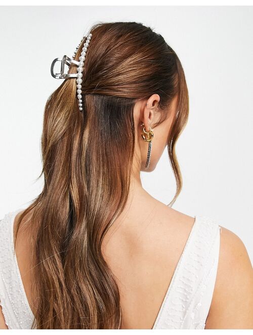 True Decadence hair claw in silver and pearl