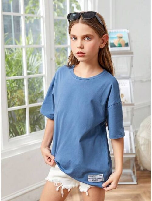 SHEIN Kids EVRYDAY Girls Slogan Graphic Patched Detail Drop Shoulder Tee