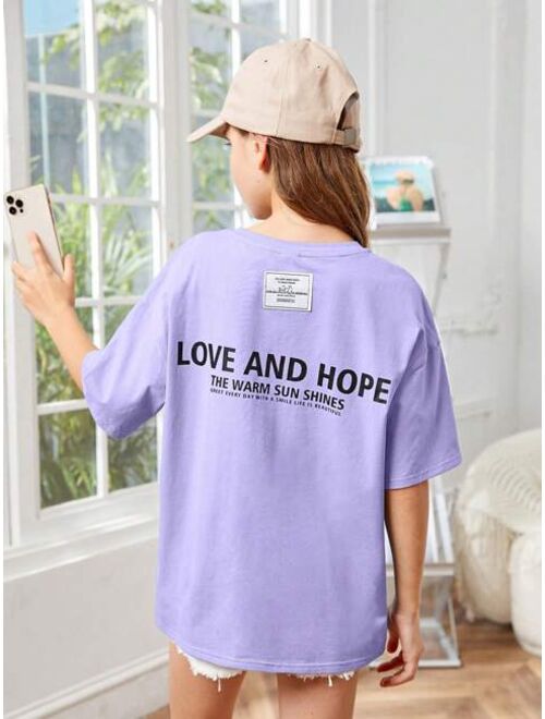 SHEIN Kids EVRYDAY Girls Slogan Graphic Patched Detail Drop Shoulder Tee