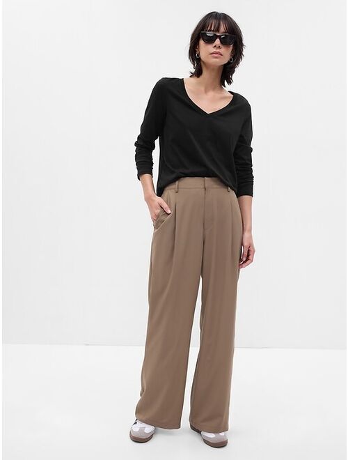 Gap 100% Organic Cotton Vintage V-Neck T-Shirt