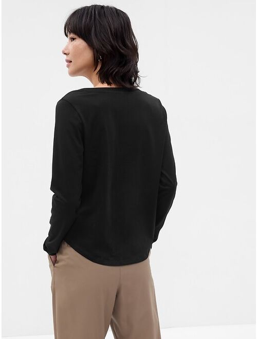 Gap 100% Organic Cotton Vintage V-Neck T-Shirt