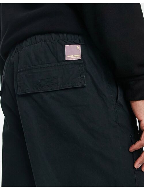 Jack & Jones Intelligence wide fit cargo pants with front pocket in black