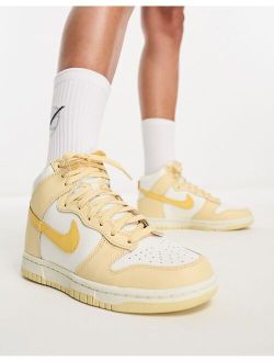 Dunk High sneakers in white and gold