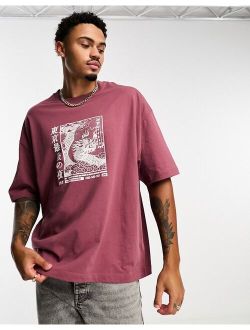oversized t-shirt in raspberry with chest souvenir print