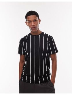 classic t-shirt with vertical stripe in black