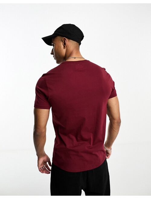Guess Originals t-shirt with chest triangle logo in burgundy