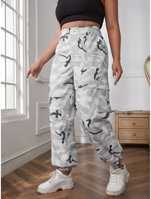 SHEIN Coolane Plus High Waist Camo Print Flap Pocket Side Cargo Pants