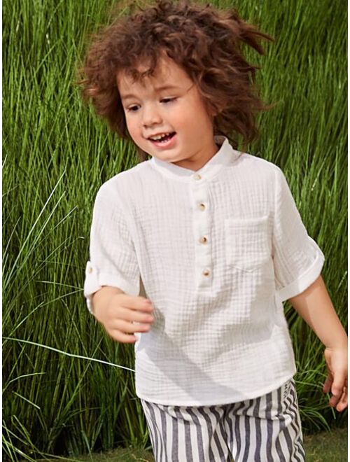 SHEIN Kids SUNSHNE Toddler Boys Half Button Patch Pocket Shirt