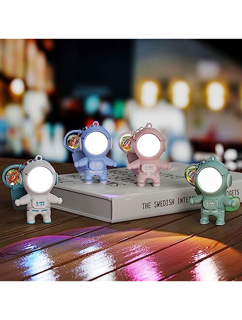 Vlmazlm Cool Astronaut Kawaii Key Chain with Sunset Light for Women Men, Cute Keychains for Backpacks Pendant Car Keychains