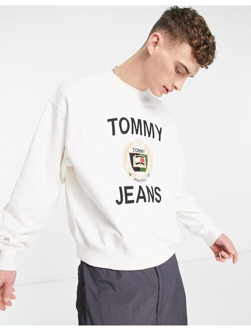 Tommy Hilfiger Tommy Jeans large logo sweatshirt in gray