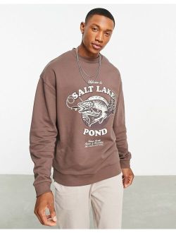oversized sweatshirt in brown with fishing print