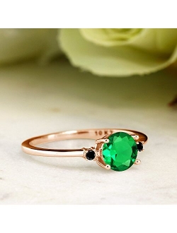 Gem Stone King 10K Rose Gold Engagement Solitaire Ring set with 0.80 Ct Round Green Simulated Emerald and Black Diamonds