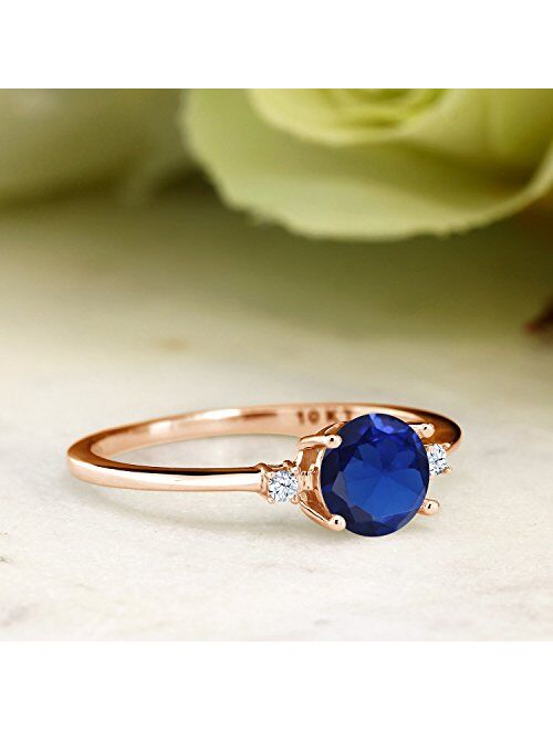 Gem Stone King 10K Rose Gold Blue Created Sapphire and White Created Sapphires Women Engagement Solitaire Ring (0.78 Ct Round, Available 5,6,7,8,9)