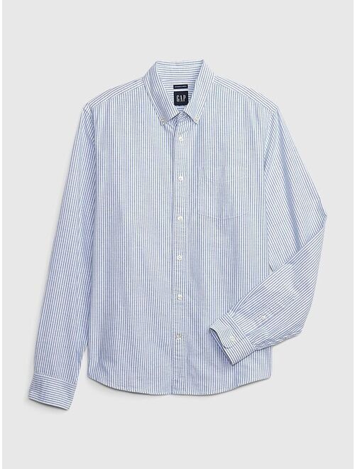 Gap Classic Oxford Shirt in Untucked Fit with In-Conversion Cotton