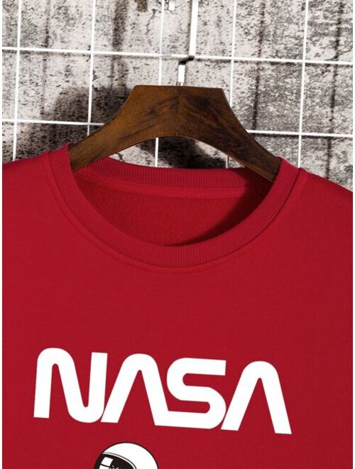 Men Letter Spaceman Print Thermal Lined Sweatshirt