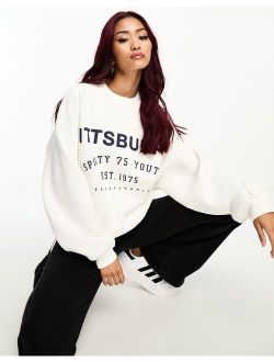 'Pittsburgh' oversized sweatshirt in white