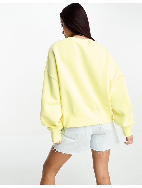 Nike retro fleece sweatshirt in yellow