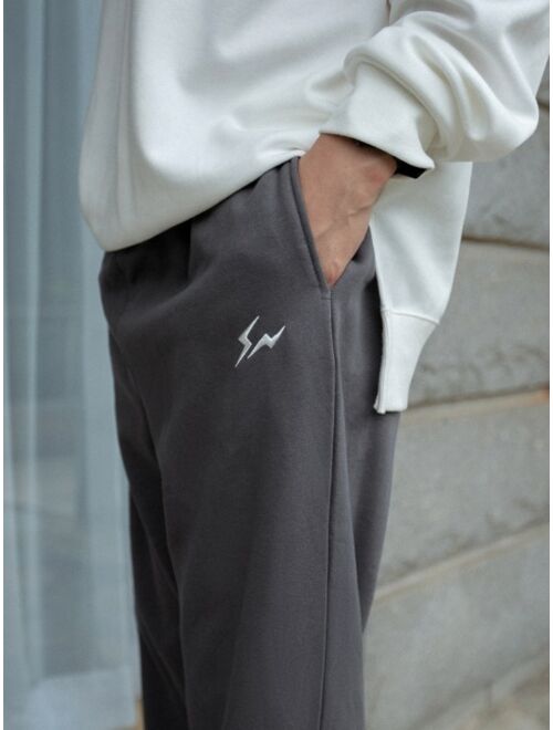 DAZY Men Lightning Logo Embroidery Elastic Waist Sweatpants