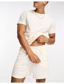 oversized lounge set with T-shirt and shorts in white texture