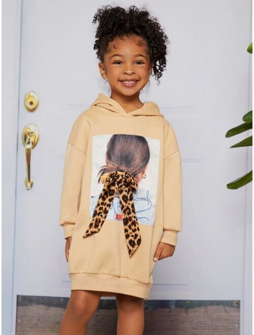 SHEIN Kids Cooltwn Toddler Girls Figure Graphic Bow Front Thermal Hoodie Dress