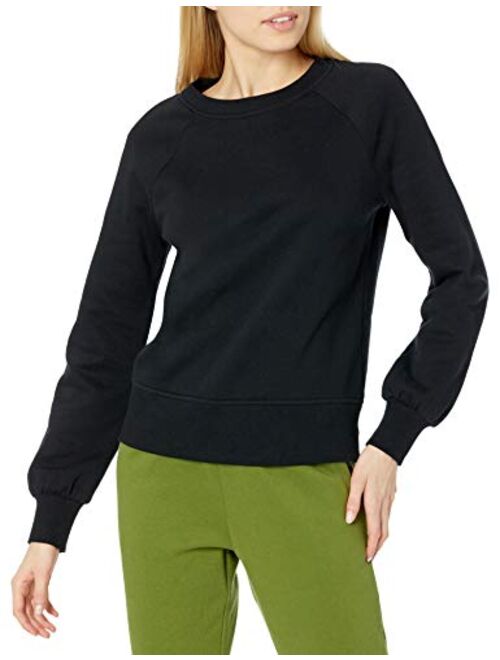 Amazon Essentials Women's Classic-Fit Gathered Long-Sleeve Crewneck Sweatshirt