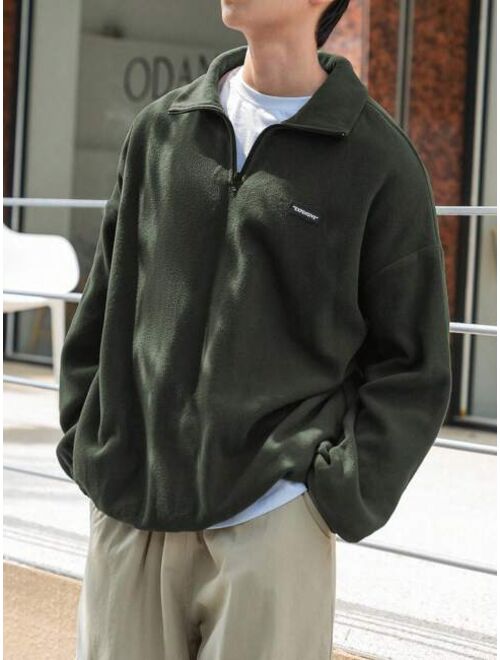 DAZY Men Letter Patched Detail Drop Shoulder Quarter Zipper Fleece Sweatshirt Without Tee