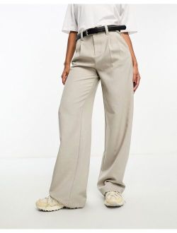 tailored belted pants in gray