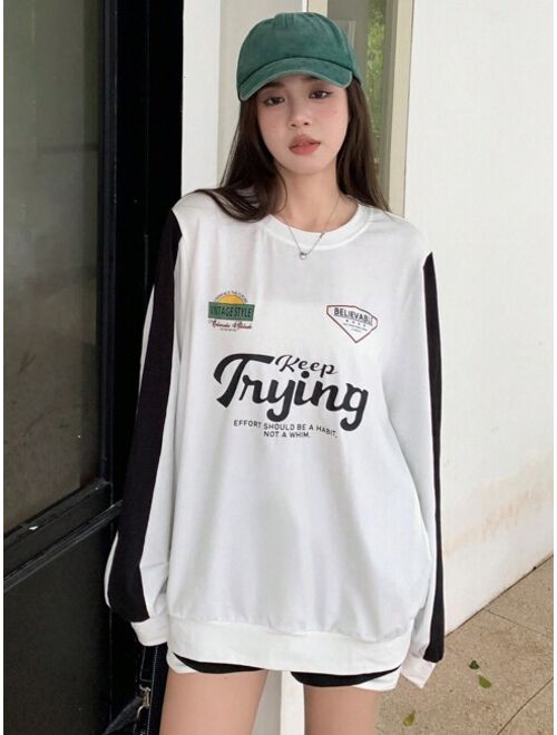 DAZY Contrast Sideseam Letter Graphic Pullover