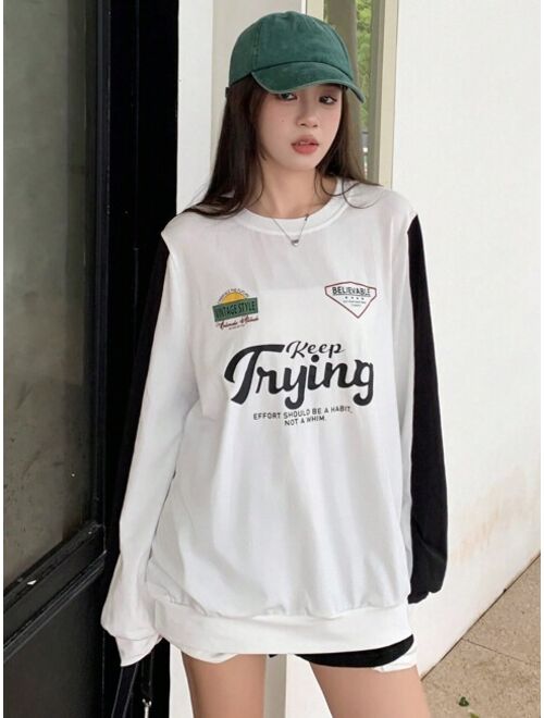 DAZY Contrast Sideseam Letter Graphic Pullover