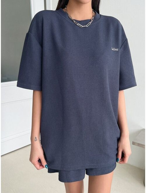 DAZY Letter Graphic Drop Shoulder Tee & Shorts