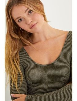Flattering Find Olive Green Crinkle Ribbed Knit Long Sleeve Top