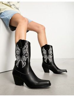 western boots in black