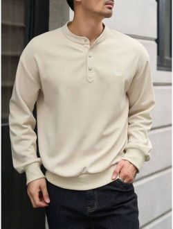 Men Embroidery Half Button Sweatshirt