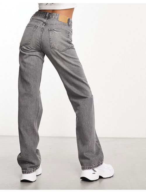 Pull&Bear straight leg jean with rip in gray