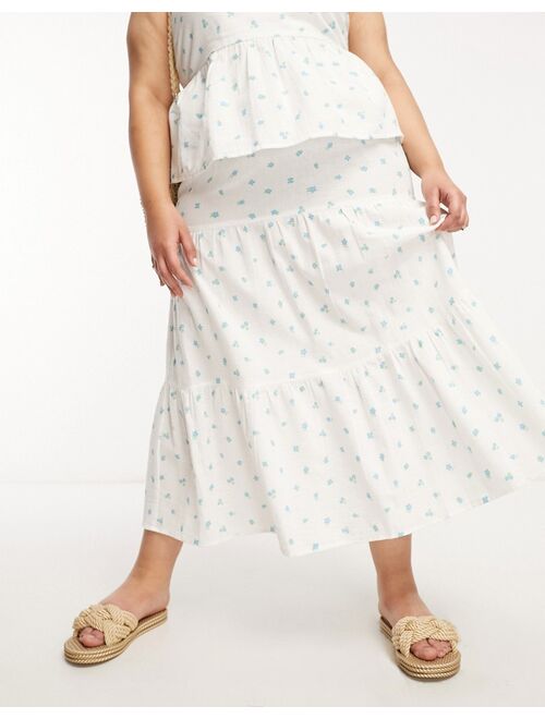 Daisy Street Plus linen tierred midi skirt in white ditsy floral