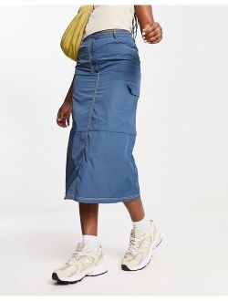 Y2K midi cargo skirt in navy