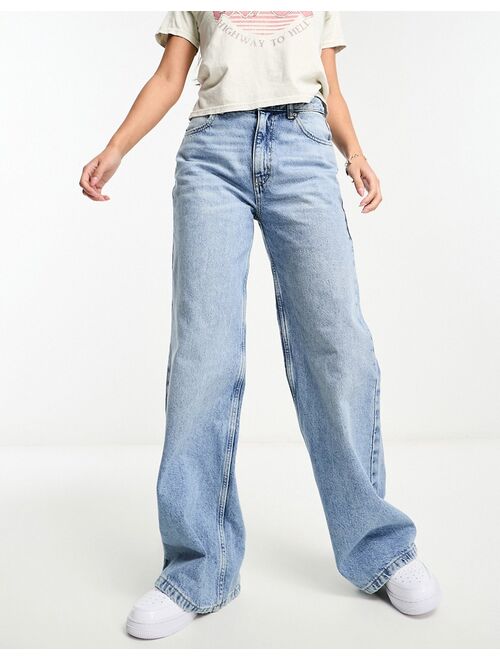 Pull&Bear mid rise wide leg jeans in medium blue