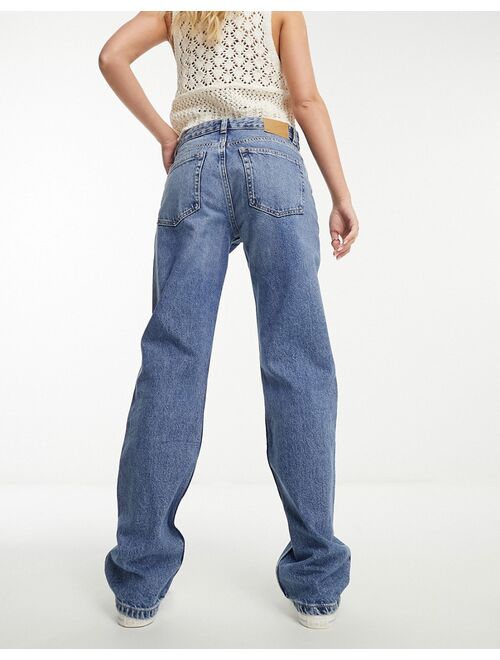 Pull&Bear mid rise straight leg jeans in medium blue