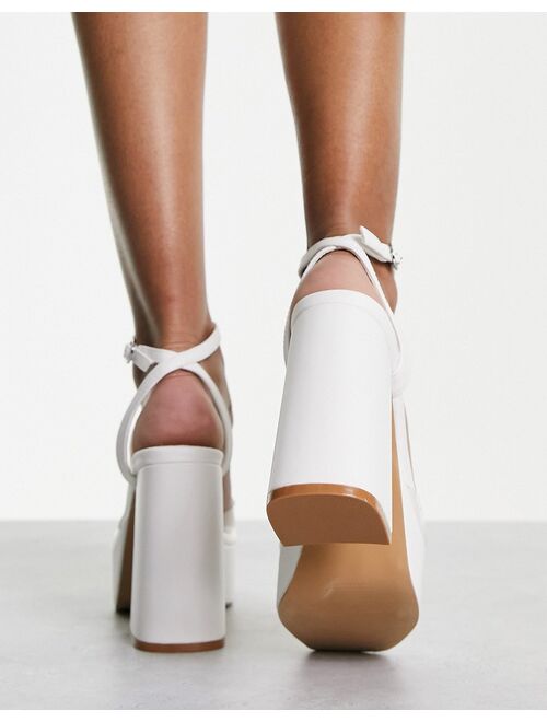 Daisy Street Exclusive daisy platform heeled sandals in white