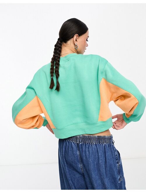 Daisy Street Active Distorted Geo cropped sweatshirt in green