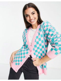 relaxed cardigan in fluffy checkerboard