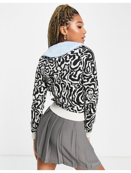 Daisy Street cropped zip front knitted cardigan in swirl with contrast blue fluffy collar