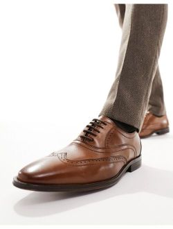 lace up brogue shoe in tan leather