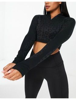 Training Formknit seamless 1/4 zip top in black leopard print