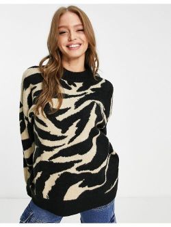 oversized jacquard sweater in beige and black zebra