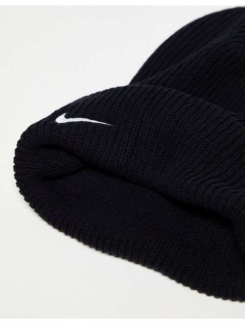 Nike swoosh beanie in black